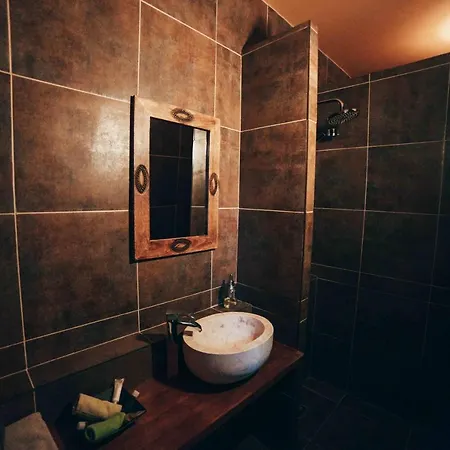 Πανσιόν Au Plaisir Hastiere-par-dela